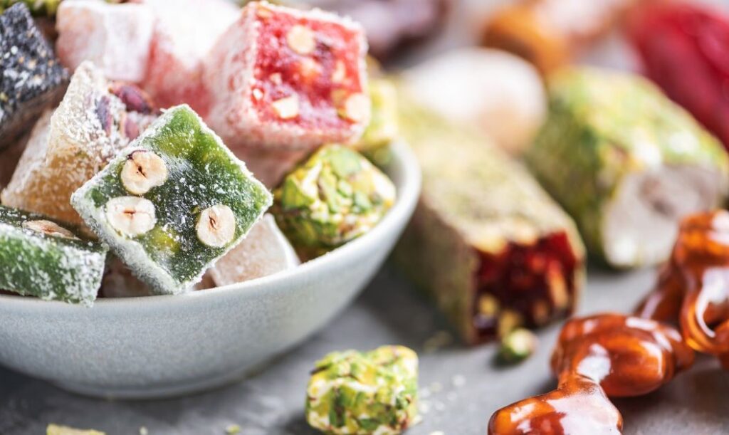 土耳其軟糖是土耳其的傳統零食之一，裡面會加入土耳其著名的果乾、堅果等，甜而不膩，香甜可口，老少皆宜。